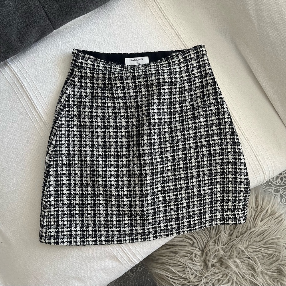 Aritzia❣️Bryn tweed mini skirt Black and white